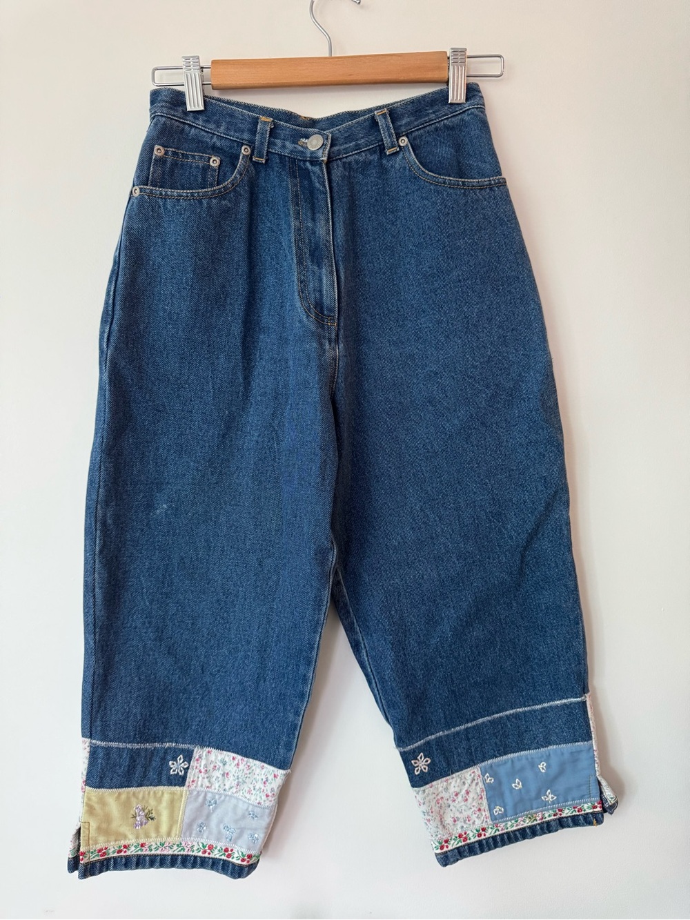 Nevada Vintage Patchwork Hem Capri Jeans